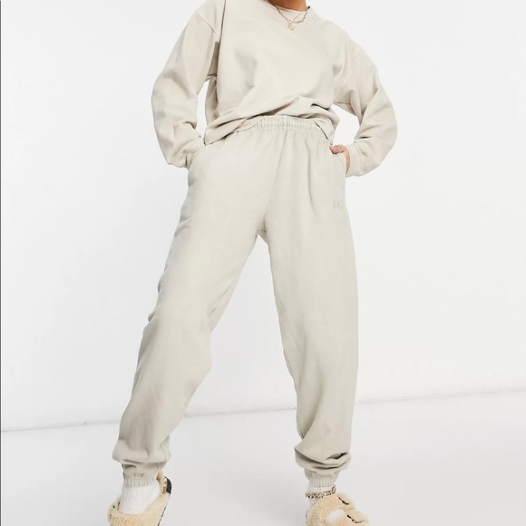 BNWT Oversized Sweatpants - Picture 3 of 4